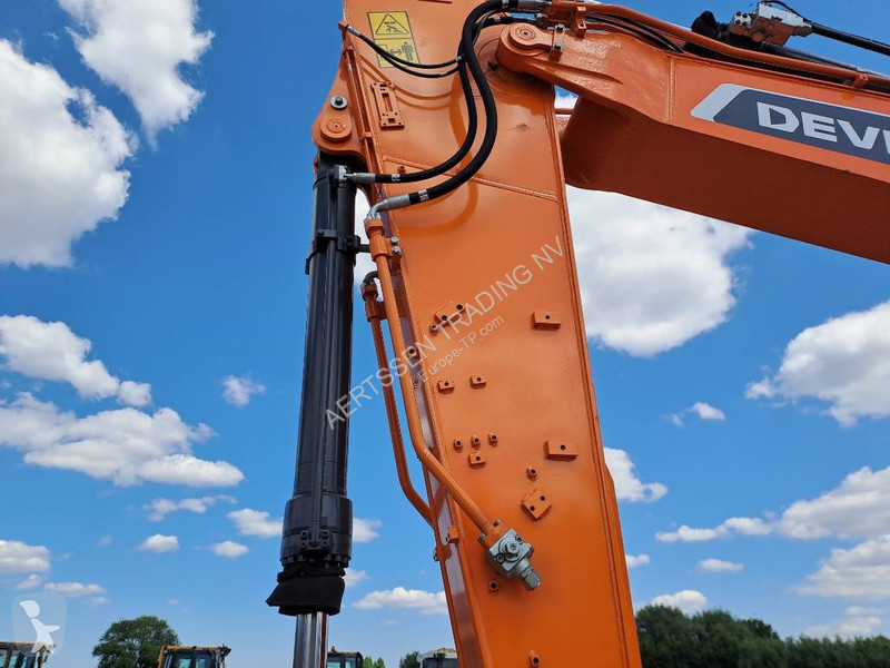 Skovl Develon DX225LC-7M
