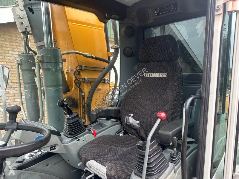 Escavadora Liebherr A