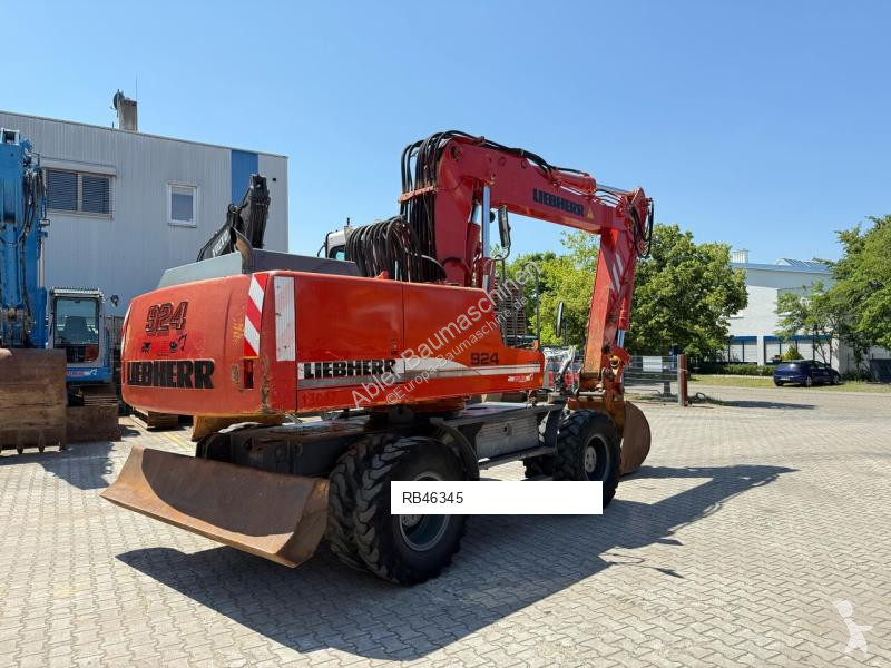 Excavator Liebherr A924