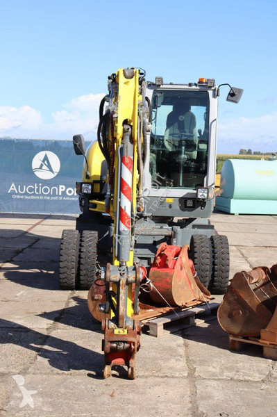 جرافة Neuson EW65
