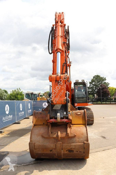 جرافة Hitachi ZX490LCH-6