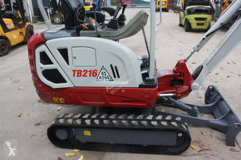 Graafmachine Takeuchi TB216