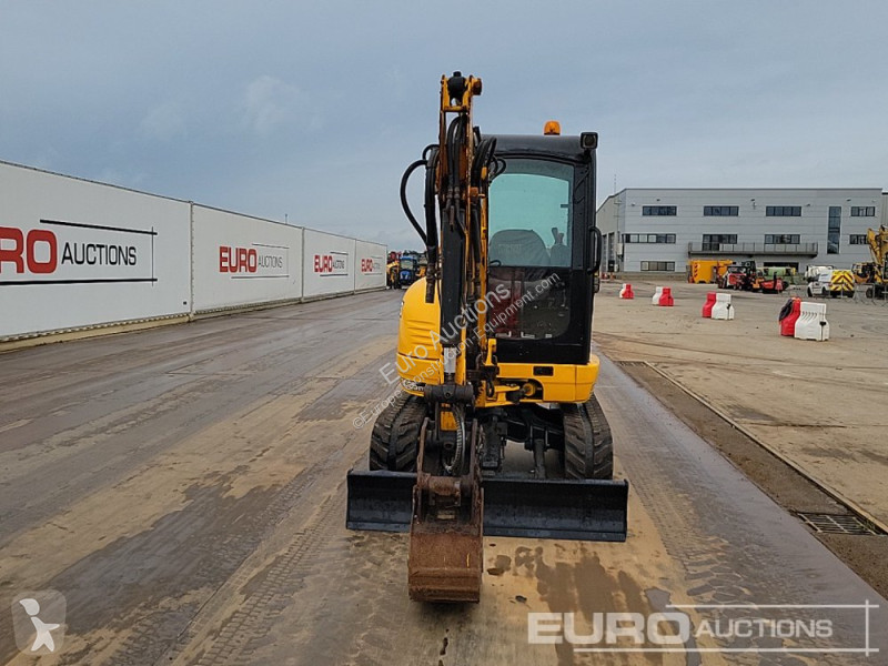 Lopatový nakládač JCB