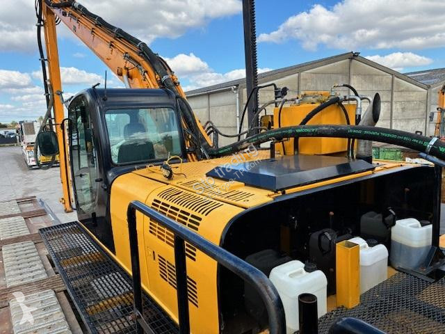 Lopatový nakládač JCB BIGFLOAT 220LC