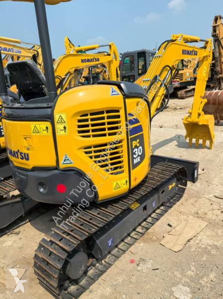 جرافة Komatsu