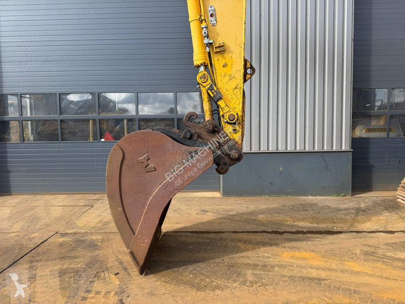 جرافة Komatsu