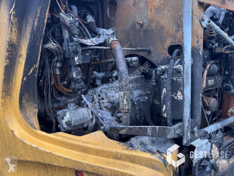 جرافة Liebherr R COMPACT