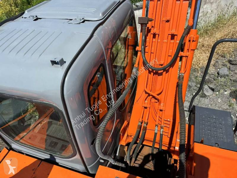 Rýpadlo Hitachi