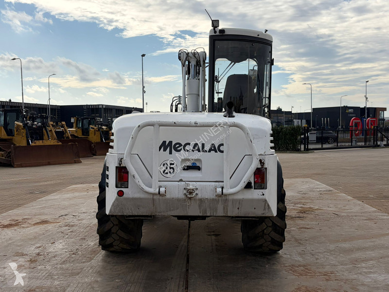 جرافة Mecalac incl. 5 x bucket