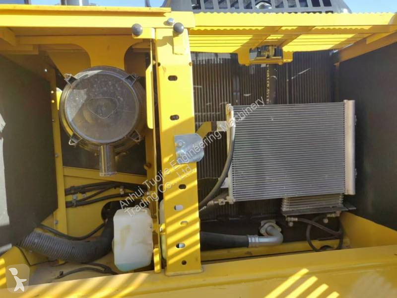 جرافة Komatsu