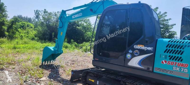 Rýpadlo Kobelco SK75