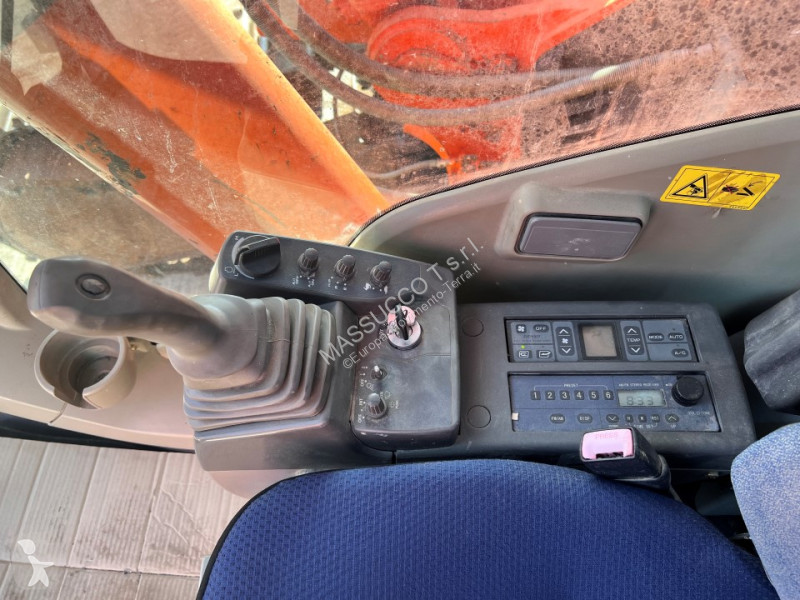 Rýpadlo Hitachi