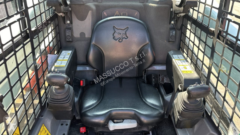 Lopatový nakládač Bobcat T590