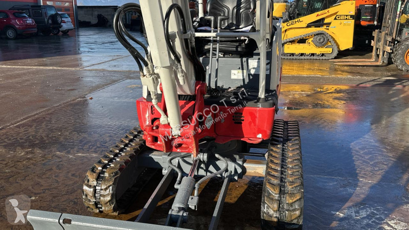 Rýpadlo Takeuchi TB225