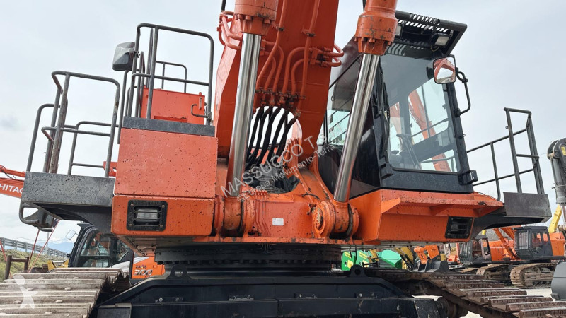 Rýpadlo Hitachi