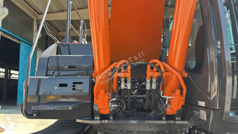 Rýpadlo Hitachi T-6