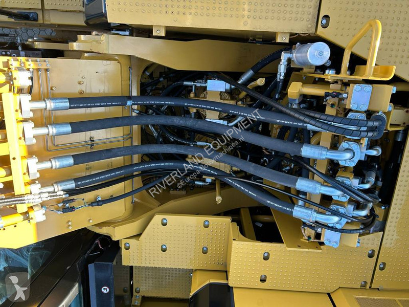 Skovl Caterpillar 374 2024 with all hydr lines...