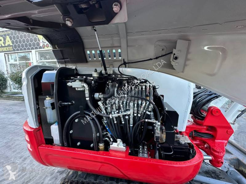 Rýpadlo Takeuchi TB230