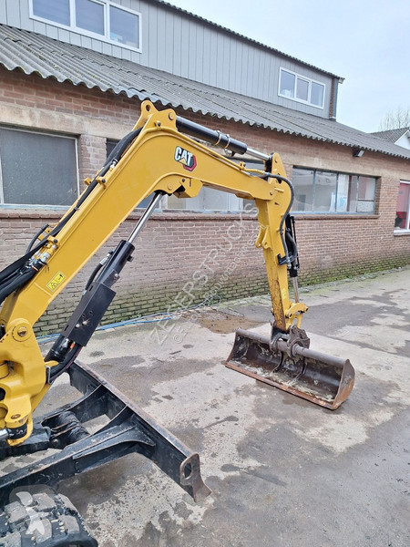 Экскаватор Caterpillar .7