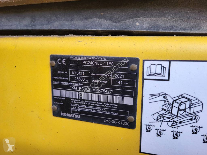 جرافة Komatsu 11