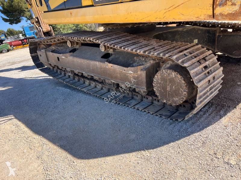 جرافة Komatsu