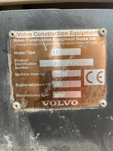 جرافة Volvo EC360