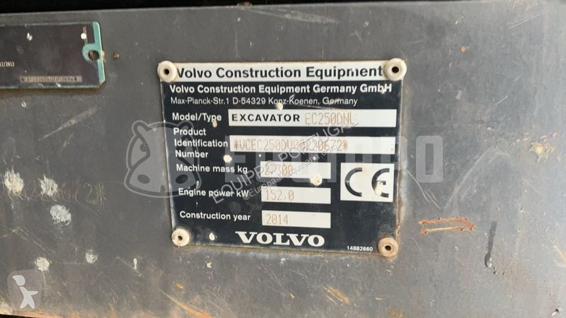Rýpadlo Volvo NL with 3 excavator buckets
