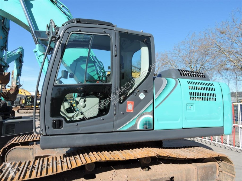 جرافة Kobelco SK210