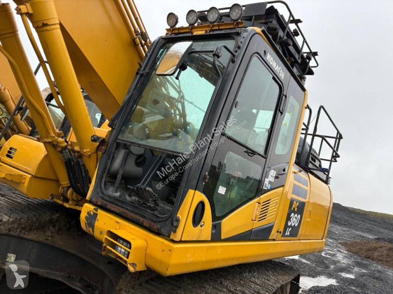 جرافة Komatsu LC-11