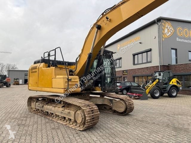 جرافة Caterpillar 326 F LN