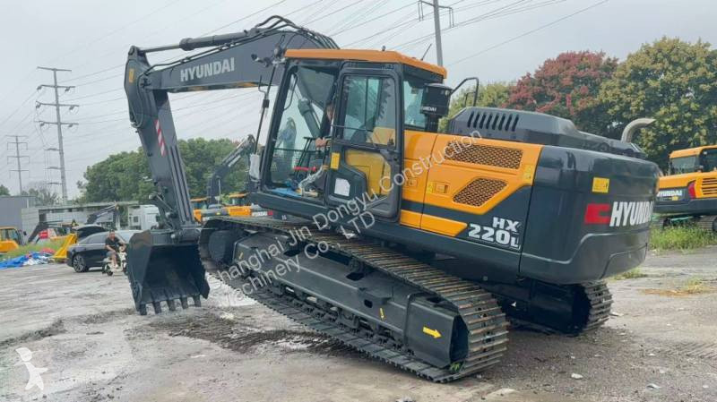 جرافة Hyundai HX220L