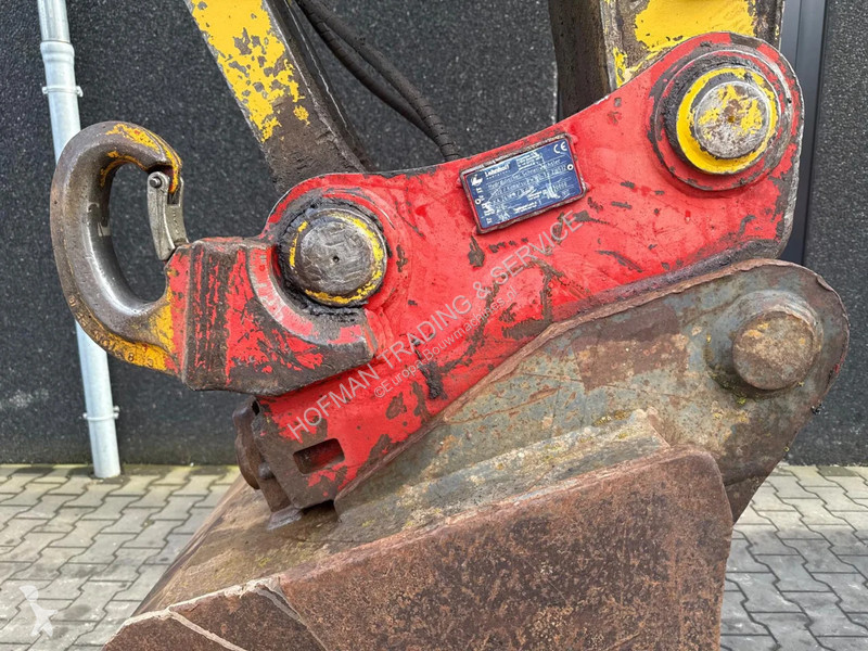 جرافة Komatsu