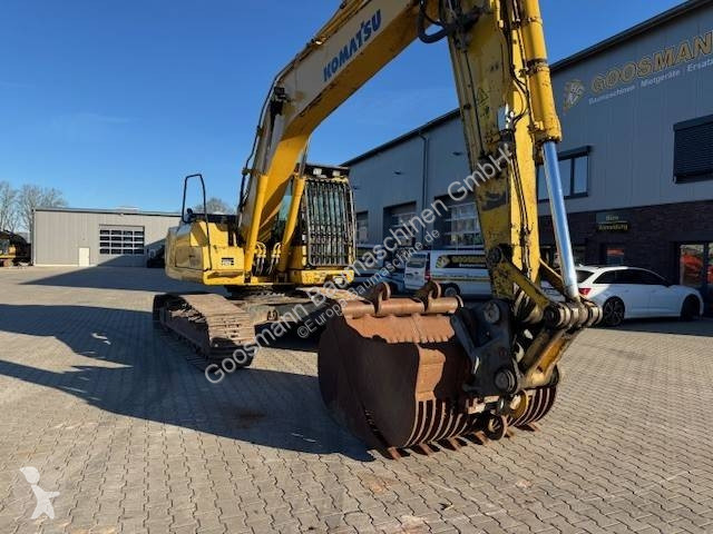 جرافة Komatsu LC8