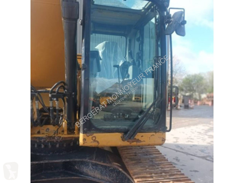 جرافة Caterpillar