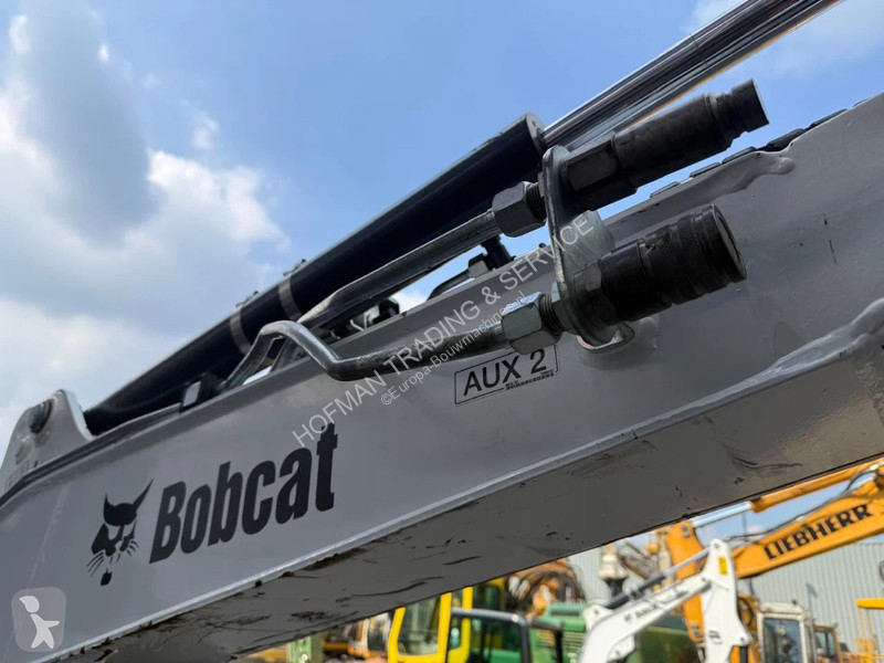 Lopatový nakládač Bobcat z