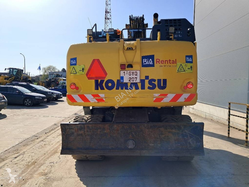 جرافة Komatsu 11E0