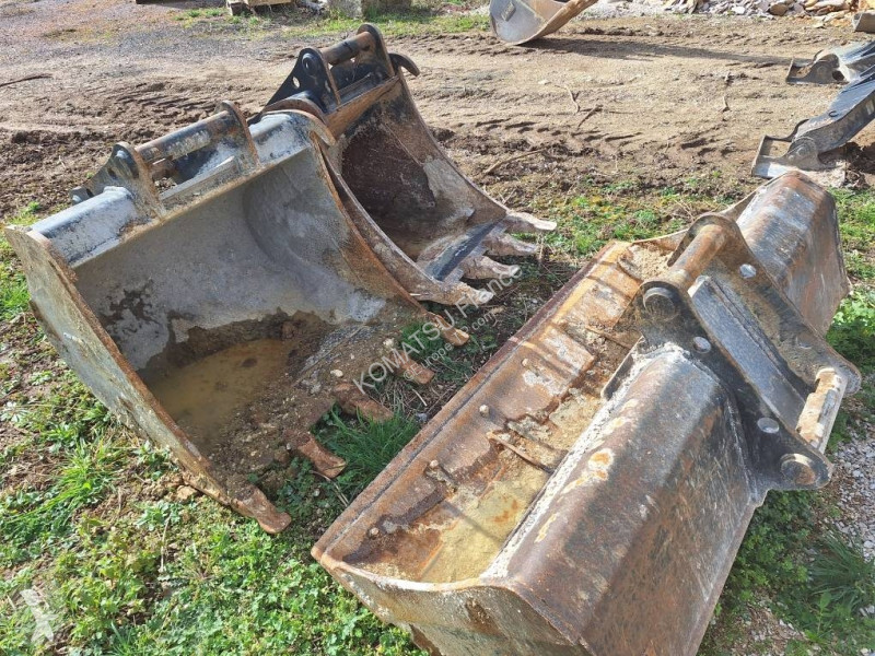 جرافة Komatsu PW98MR-11E0