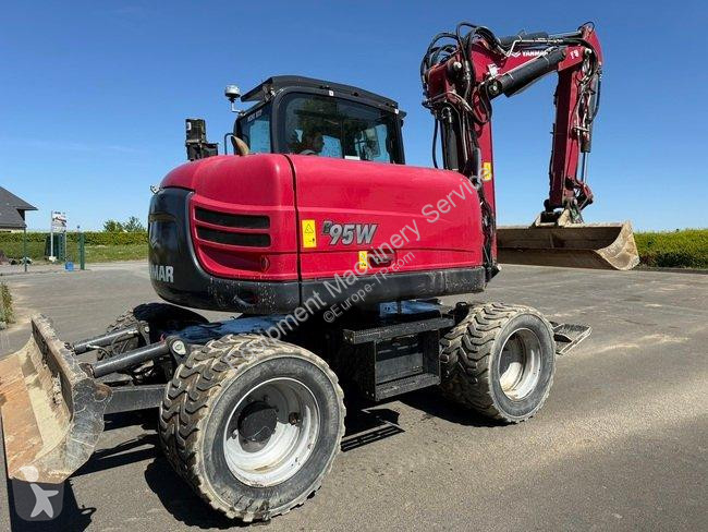 جرافة Yanmar B 95 W