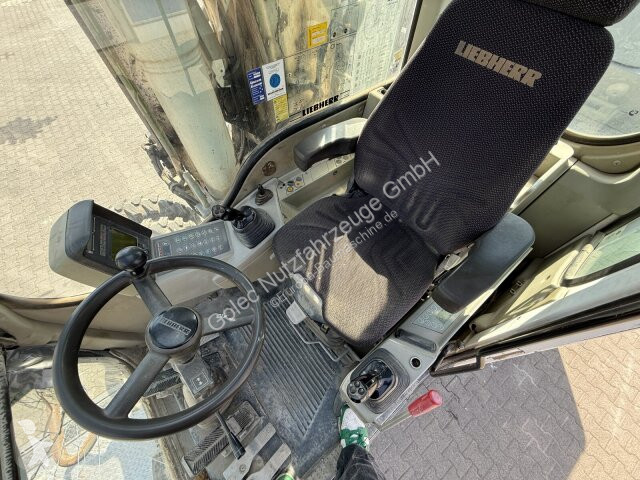 جرافة Liebherr A 904 C Litronic Mobilbagger...