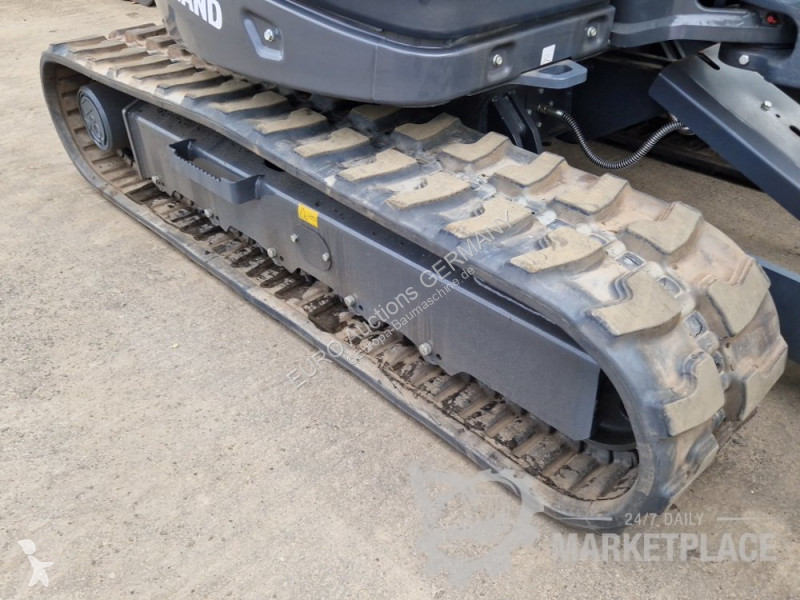جرافة New Holland E58D