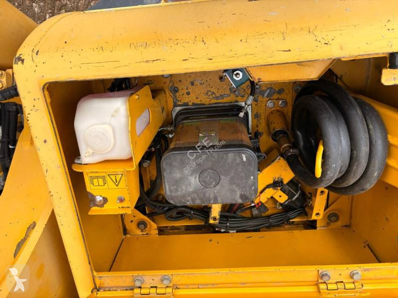 جرافة Komatsu