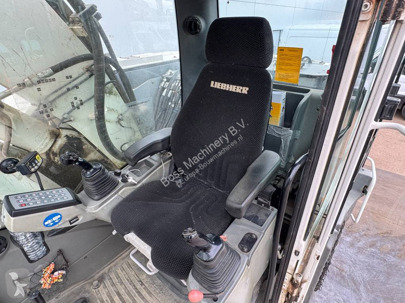جرافة Liebherr R Compact - 5 Buckets + Forks +...