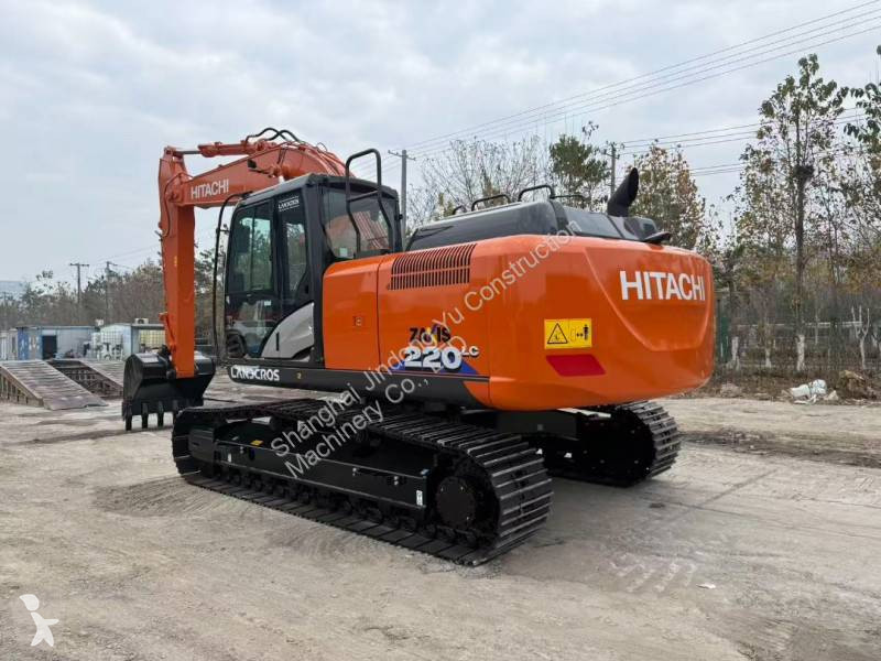 جرافة Hitachi ZX220LC-6A