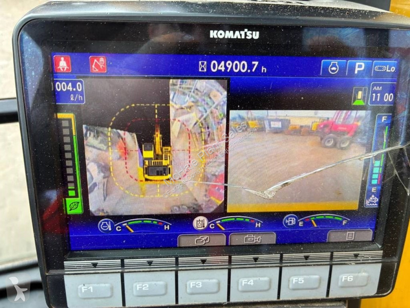 جرافة Komatsu LC11