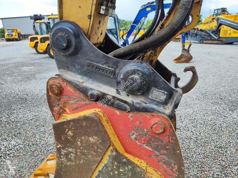 Escavatore Caterpillar MF