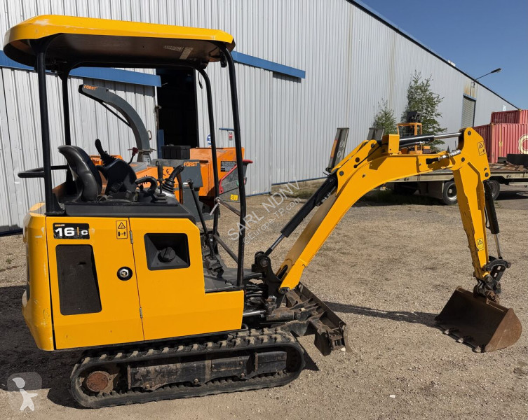 جرافة JCB