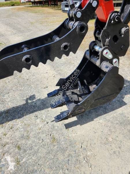 جرافة Kubota HY28