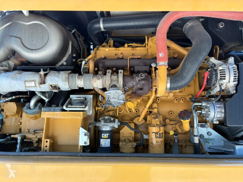 Lopatový nakládač Caterpillar MH4