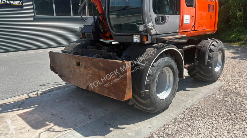 Rýpadlo Hitachi