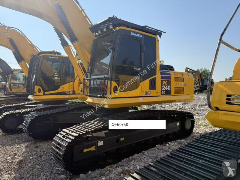 جرافة Komatsu 8